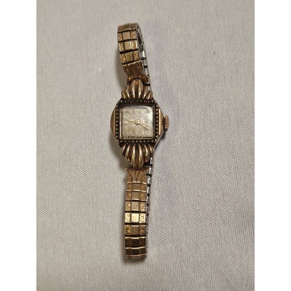 Vintage Helzberg Women's Watch - Untested